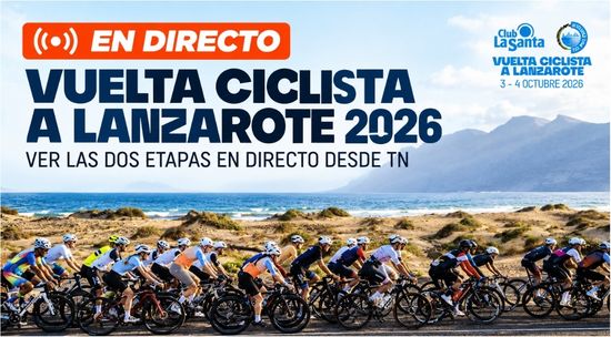 Pelotón de la Vuelta Ciclista a Lanzarote 2026 con el aviso de retransmisión en directo
